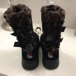 Ugg leopard black suede boots